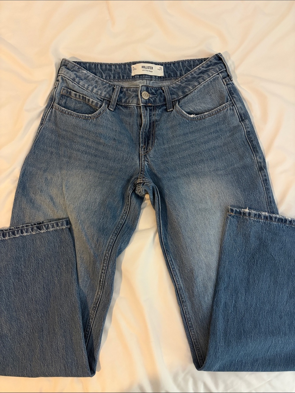 Hollister Women's Medium Wash Low-Rise Baggy Jeans
